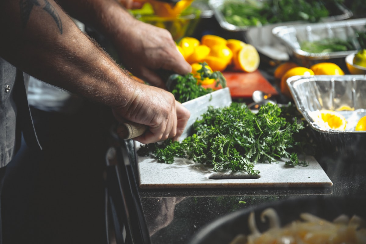 Sarah Mitchell, Lead Nutritionist at Fitflowmethod
